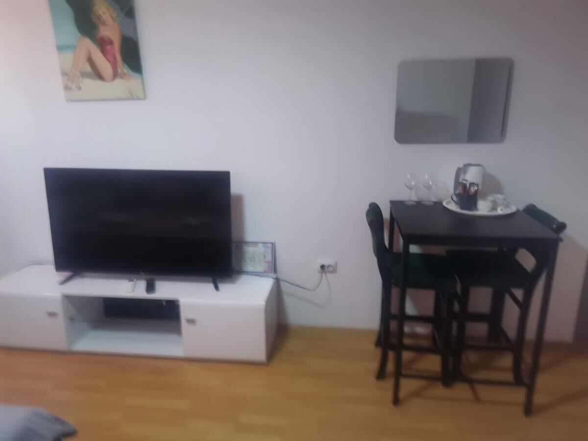 Deluks soba sa trpezarijom
