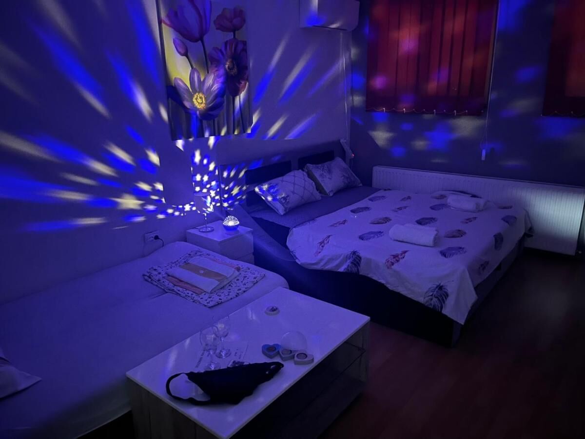 Studio noću